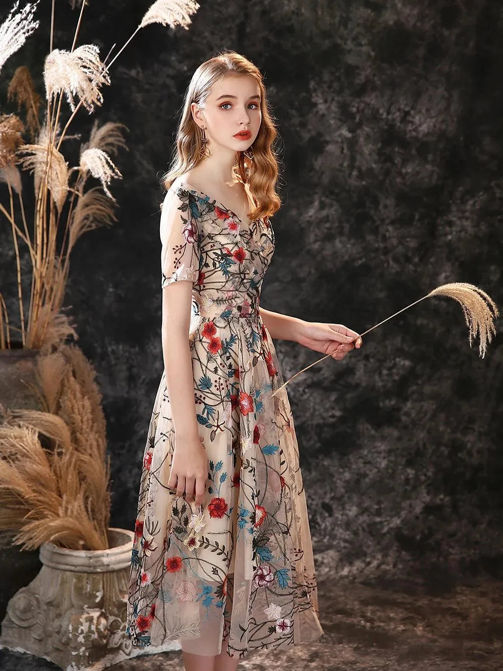 Customized Floral Fancy Tea Length Evening Dresses with Short Sleeves Sexy V Neck Embroidery Flower Prom Gown