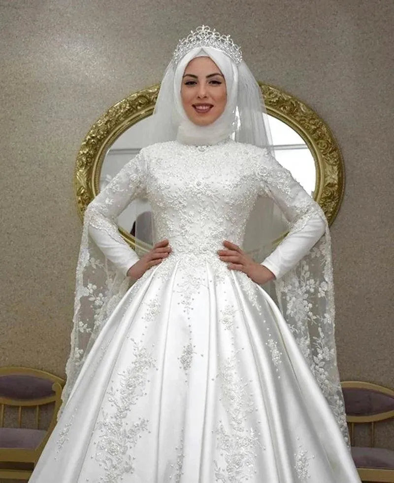 Charming Muslim Wedding Dresses A Line High Neck Long Sleeves Arabic Islamic Brial Gowns Lace Appliques Beaded Vestido De Noiva Ivory