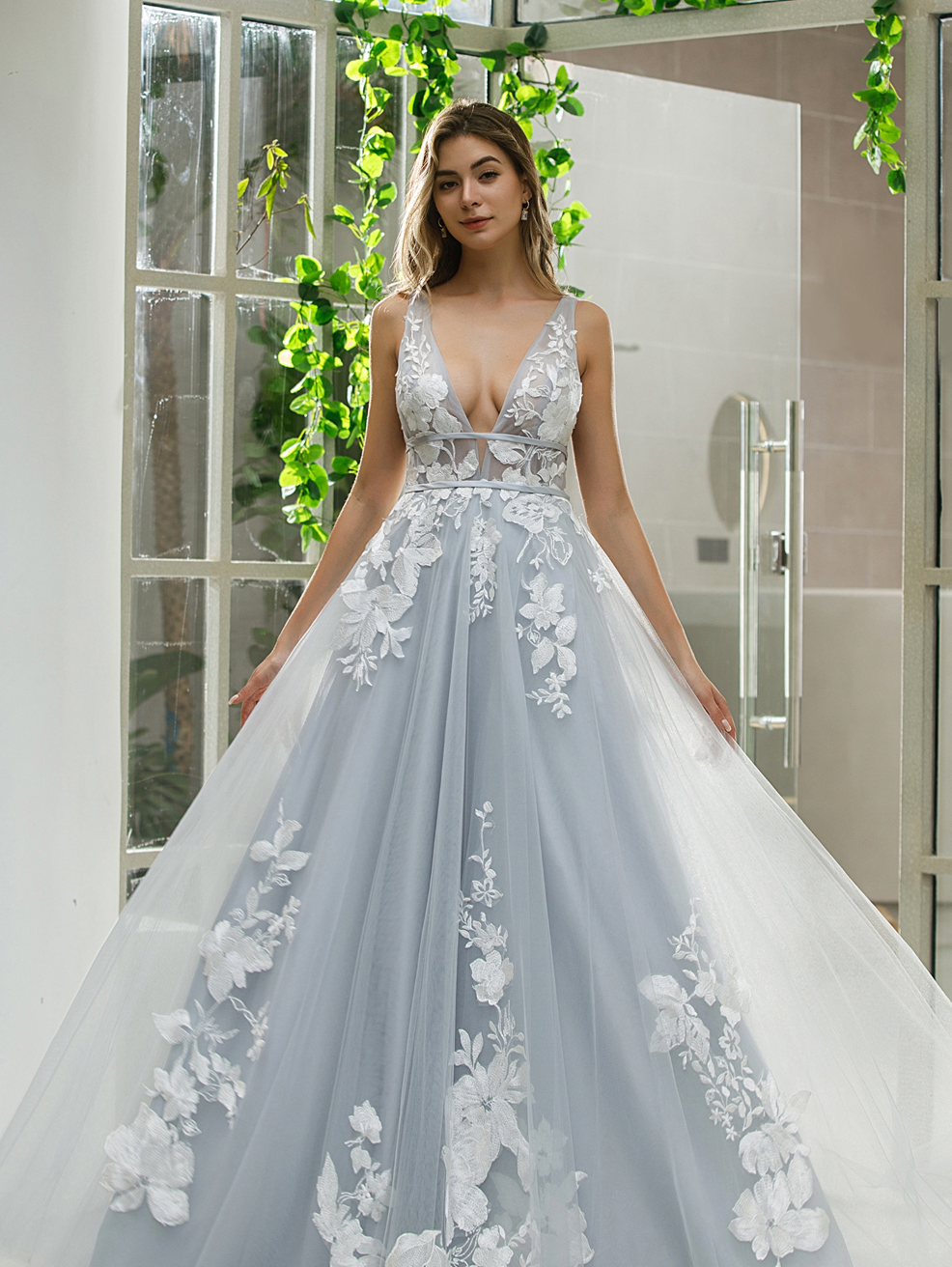 Fascinantes vestidos de novia modernos con escote en V para mujer, vestidos de novia estilo vintage con apliques de encaje, corte en A, sin espalda, sin mangas, Robe De Mariée