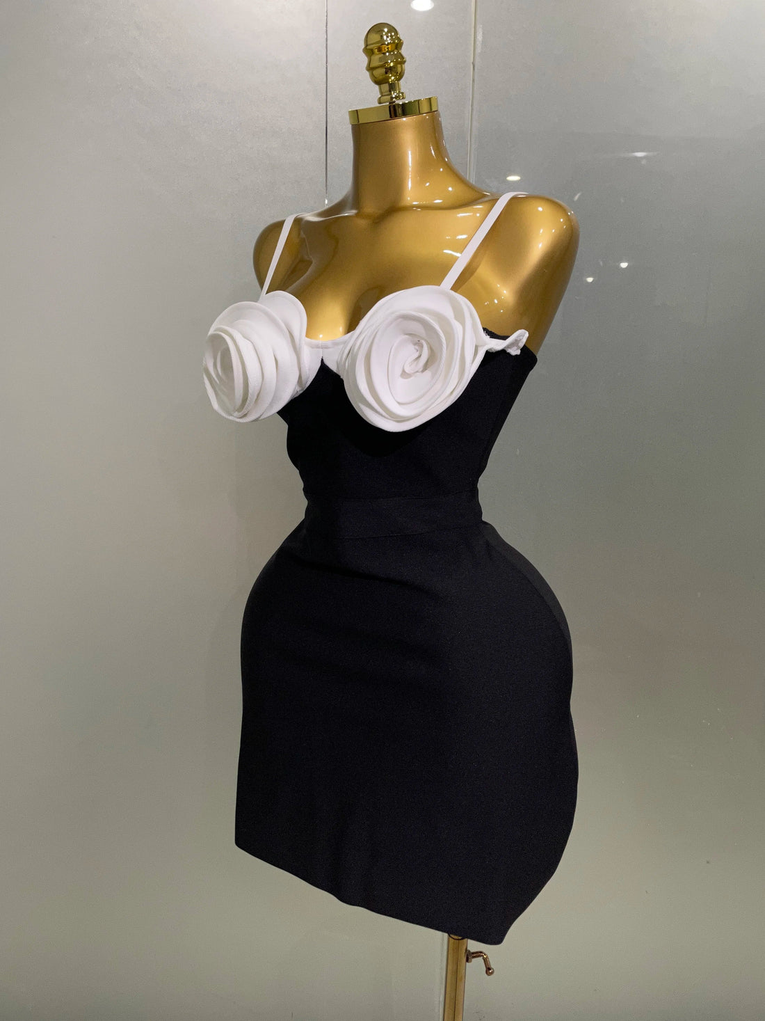 Women  New Celebrity Sexy Sleeveless 3D Flower Patchwork Mini Bodycon Bandage Short Dress Elegant Evening Club Party Dress