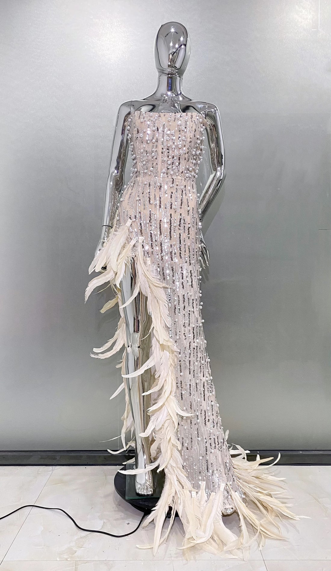 Gorgeous Feathers Beading Sequins High Slit Strapless Floor Length Dress Woman Birthday Party Vestido Stage Performance Costume