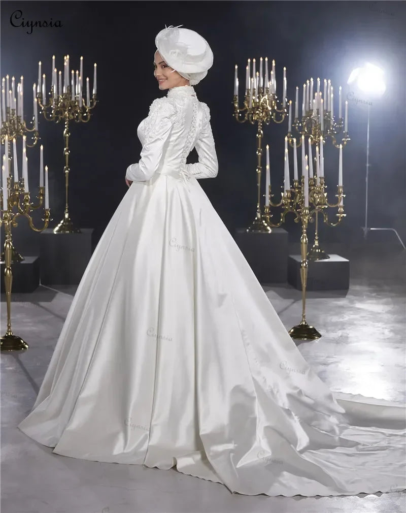 Vestido de novia islámico de satén de lujo, vestido de novia musulmán de marfil para novia, mangas largas, apliques de cuentas, vestidos de novia