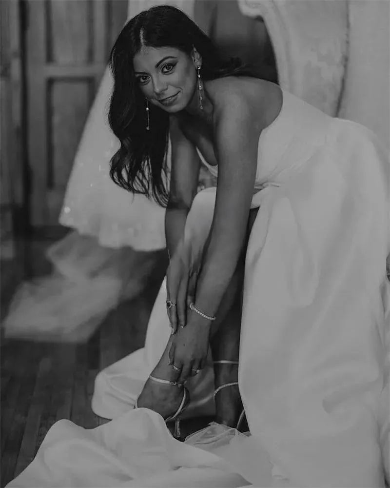 Strapless Satin Wedding Dresses A Line Pleats Bride Dress Elegant One Shoulder Sleeveless Wedding Gowns Ivory Satin