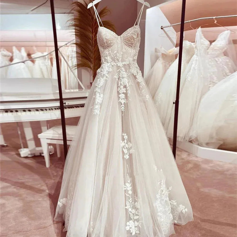 Women's Wedding Dresses Sexy Sleeveless Off Shoulder Lace Applique Bridal Gowns Tulle Formal Beach Party Robe De Mariée Beige Boho