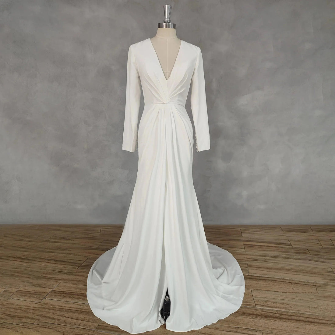 V-Neck Pleats Long Sleeveless Crepe Mermaid Wedding Dress Cut Out Back Court Train Bridal Gown Ivory