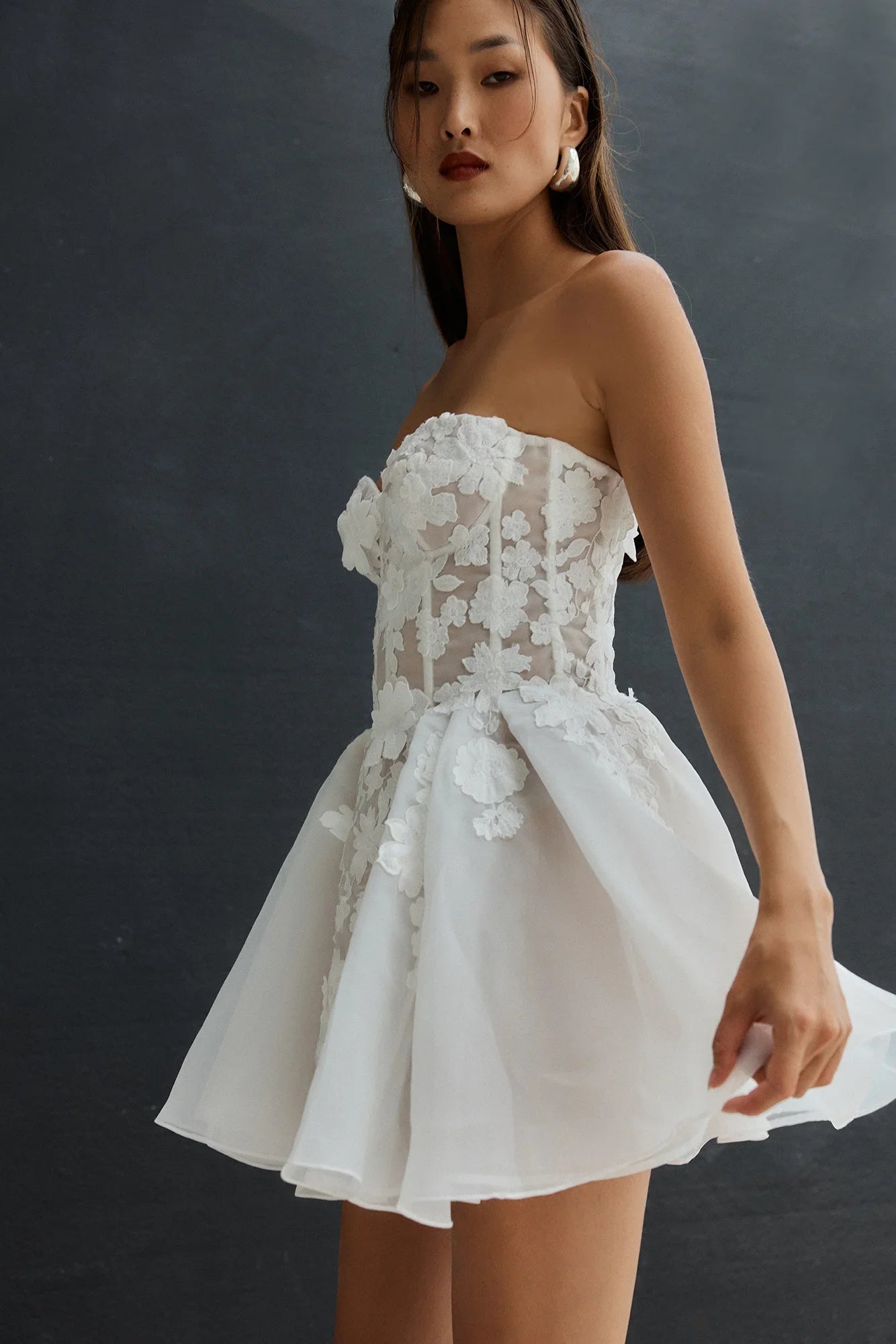 Abiti da sposa sexy mini abiti da sposa con abiti da sposa senza maniche da spicco