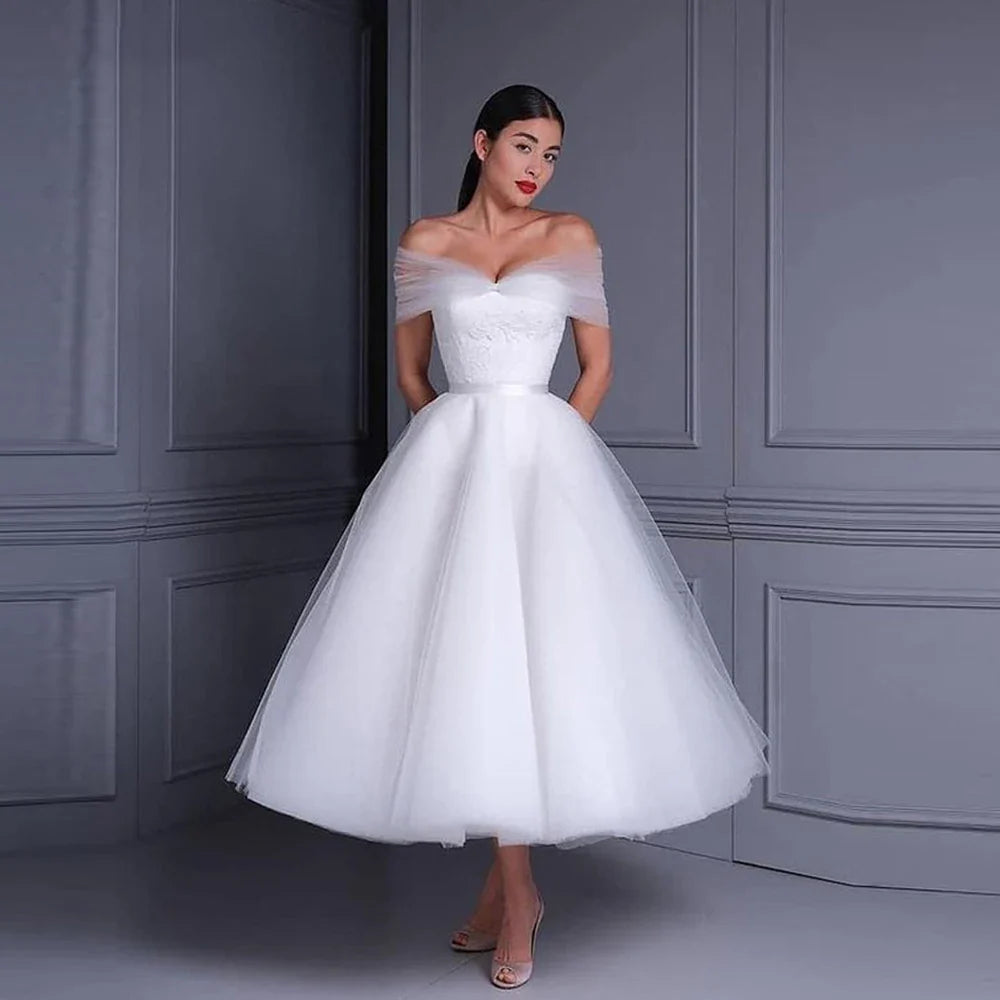 Elegantes y hermosos vestidos de novia de gasa cortos con hombros descubiertos y dulces, vestidos de novia de princesa con cuentas en forma de A, hermosos y hermosos 