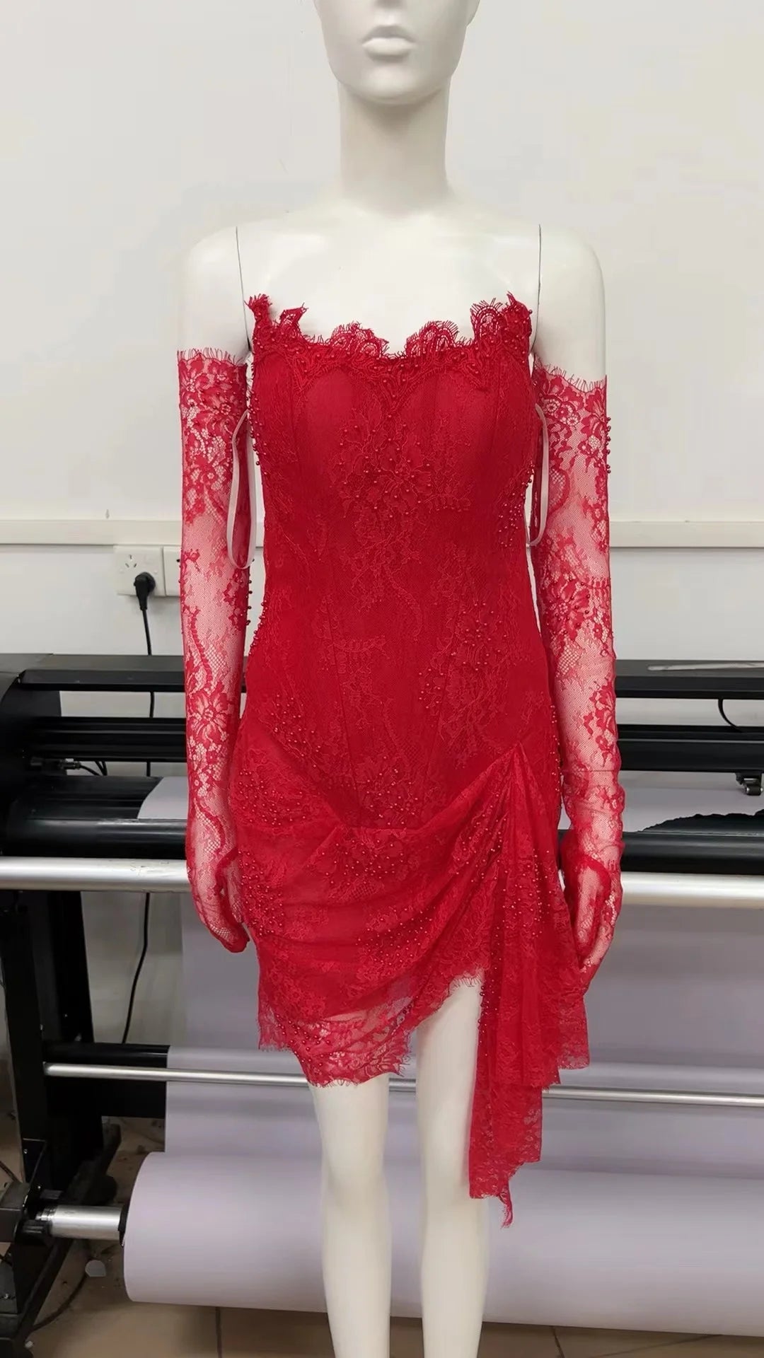 Black Red European Lace Gauze Gauze Wrapped Chest Irregular Mini Skirt