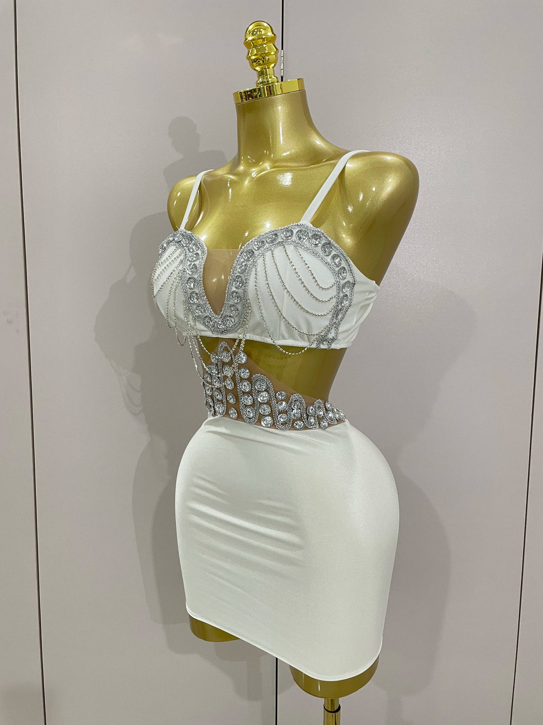 STOCK Luxury Shiny Diamond Chain White Sexy Sleeveless Bodycon Mini Dress 2025New Evening Birthday Party Nightclub Stage Costume