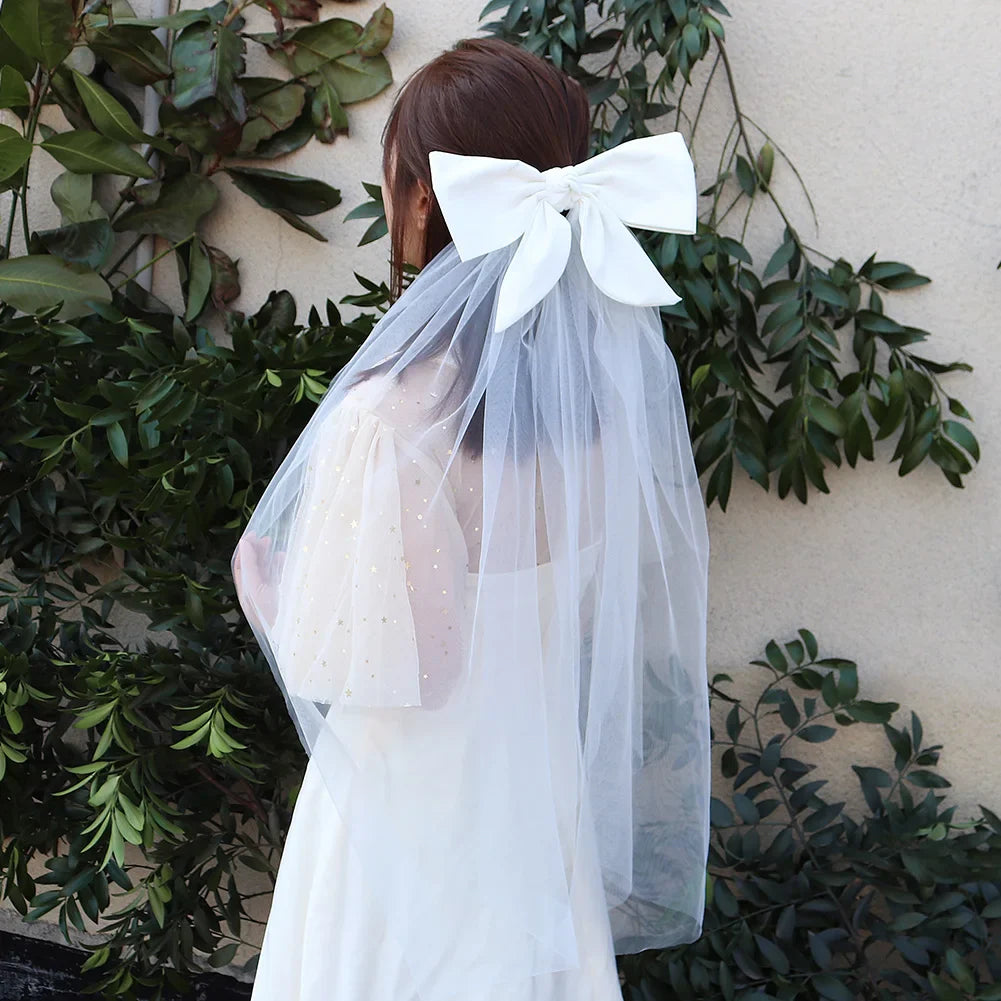 Double Layer Mesh Tulle Solid Color Women Short Wedding Veil with Clip Ribbon Edge Center Cascade Bride Headpiece Party