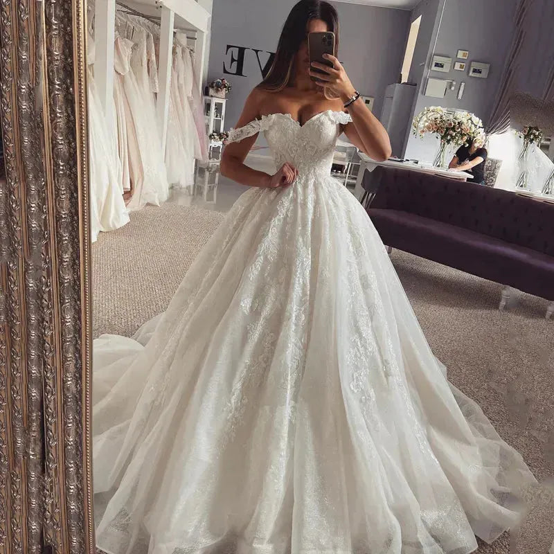 Elegant A-Line Princess Wedding Dresses Off The Shoulder Lace Appliques Bridal Gowns Boho Beach Tulle Wedding Dress Plus Size Custom Color