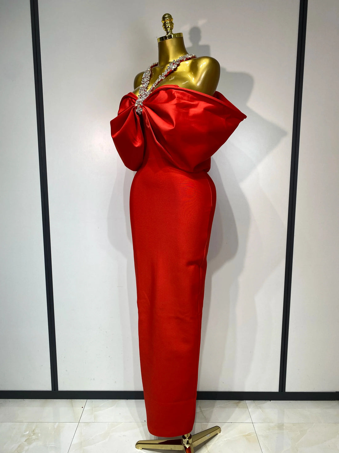 Women Sexy Elegant Halter Off the Shoulder Crystal Bodycon Long Bandage Dress Nightclub Evening Party Luxury Birthday Dress