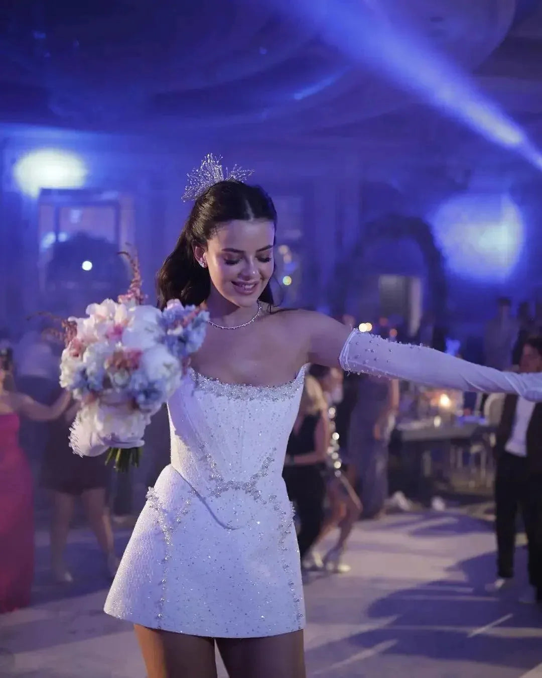 Aleeshuo Modern Mini Straight Prom Dressess Sequin Beaded Crystal Sleeveless Evening Dress Strapless Backless Saudi Arabia