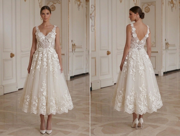 Robe de mariée longueur thé avec détail en dentelle florale