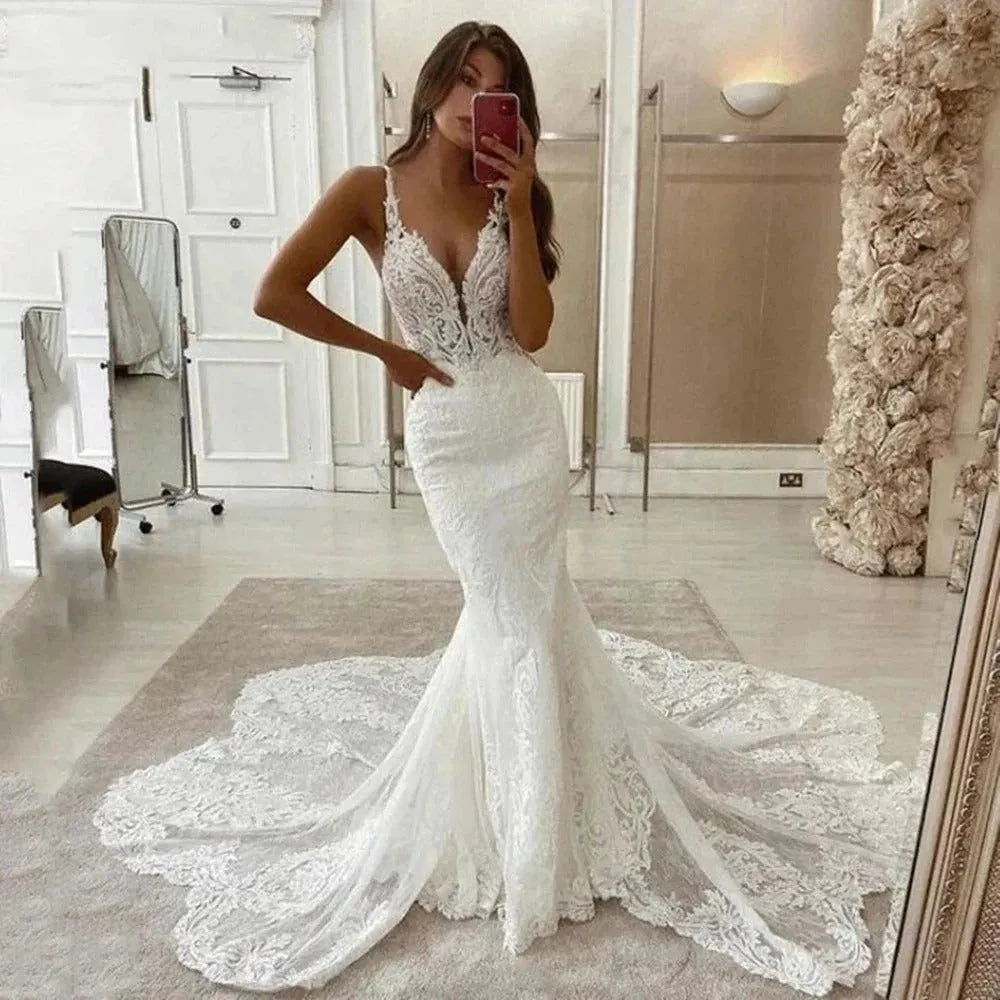 Lace Mermaid Wedding Dresses Spaghetti Strap Soft Tulle Backless Bridal Gowns Sleeveless Vintage Country Wedding Gown champagne