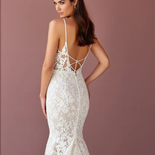 Mermaid Wedding Dress for Brides Who Love a Romantic and Whimsical Style