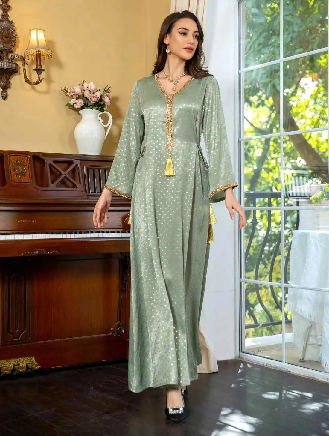 Dubai Muslim Women Casual Long Dresses Moroccan Saudi kaftan Clothing Solid Velour Belted Gold Stamping Abayas New
