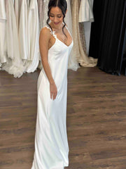 Pavimenti linght con abito da sposa a V-neckline Vestitido de novi raso semplice gonna a filo da treno abito da sposa