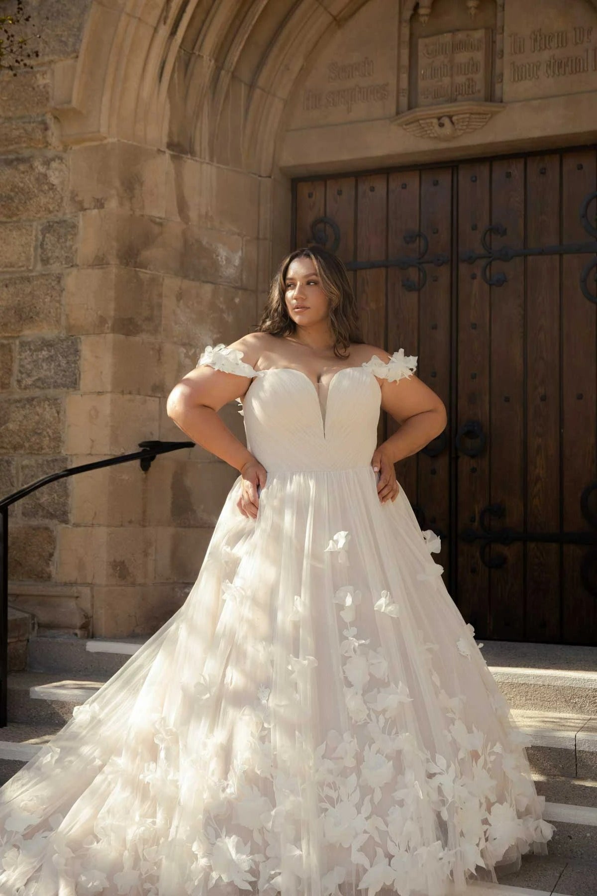 Plus size tule ballgown trouwjurk 3D bloemen toegewezen bruid jurken off-the-shoulder bruidsjurk vestidos de novi