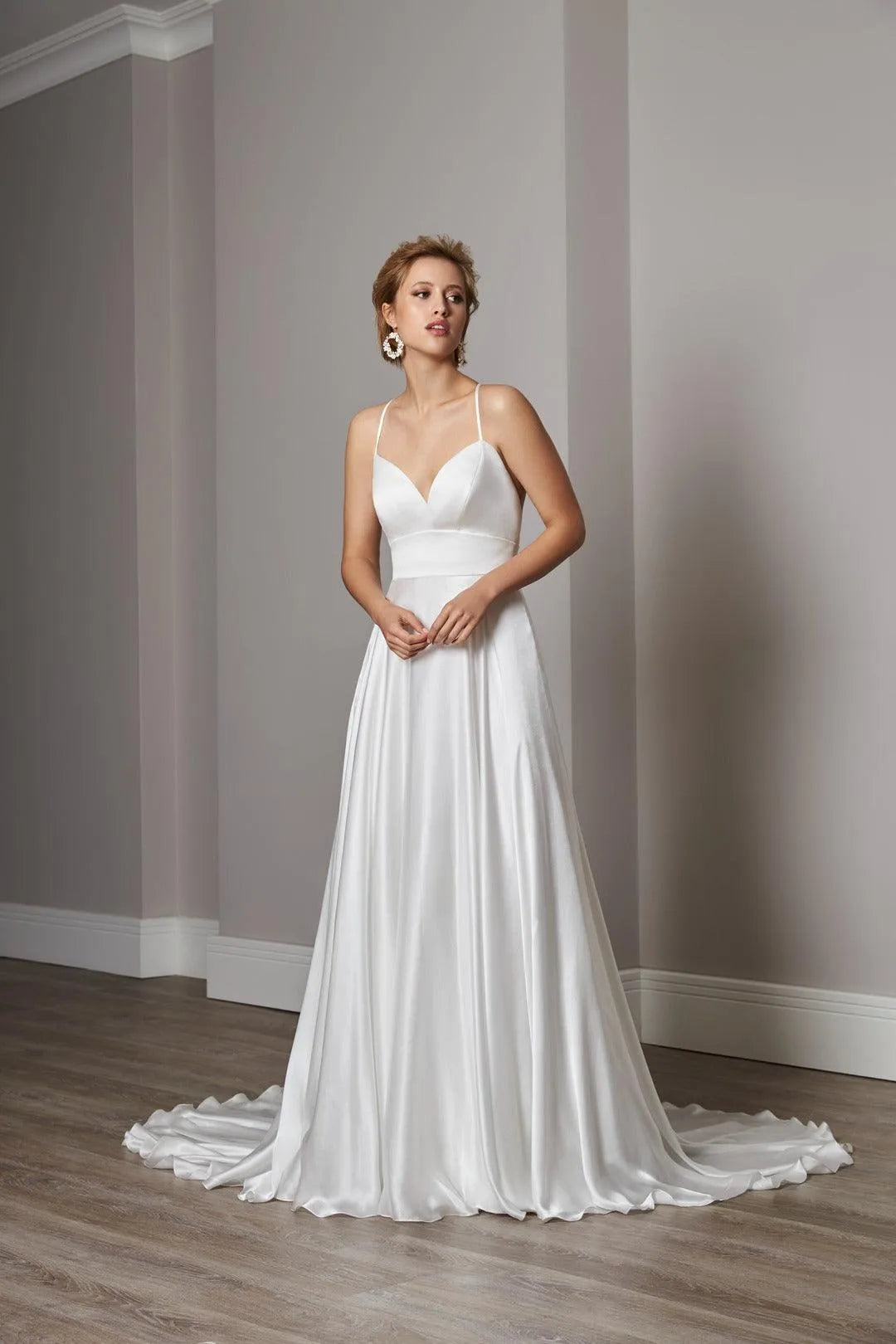 Spaghetti Straps Wedding Dress White Simple Modern Court Train Bridal Gown Princess Vestido De Novia Satin Bow Sleeveless Mermaid Satin