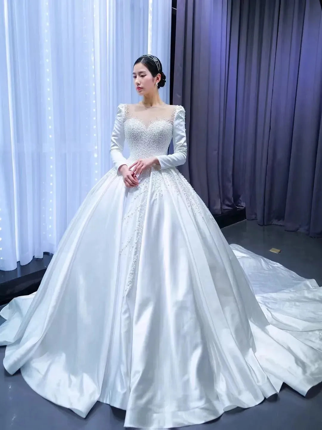 Ball Gown Matte Satin Wedding Dresses Sweetheart Long Sleeve Vestido De Novia Lace Beaded Elegant Robe De Mariee wedding dress CUSTOME MADE COLOR Satin