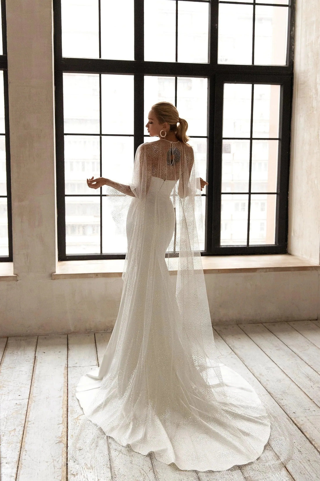 Mermaid Wedding Dress with Wrap Sweetheart Sleeveless Sexy Wedding Gown Backless Draped Zipper Up Trumpet Modern Bridal Dresses Ivory