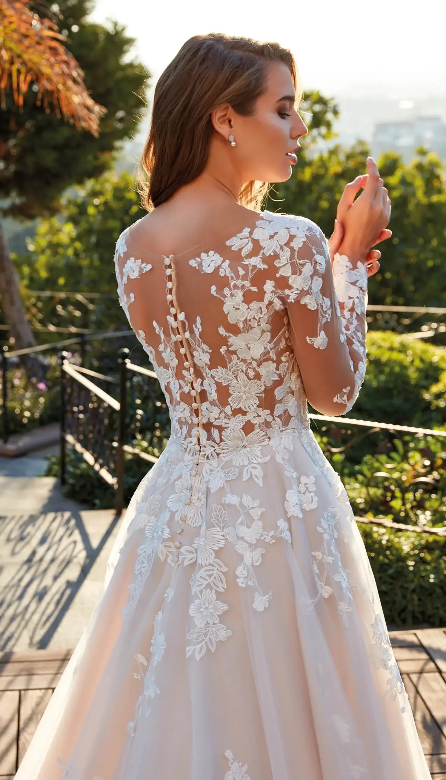 Elegant Lace A-line Wedding Dress Long Sleeves Bride Gowns Custom Made Applique O-Neck Button Tulle robe de mariée