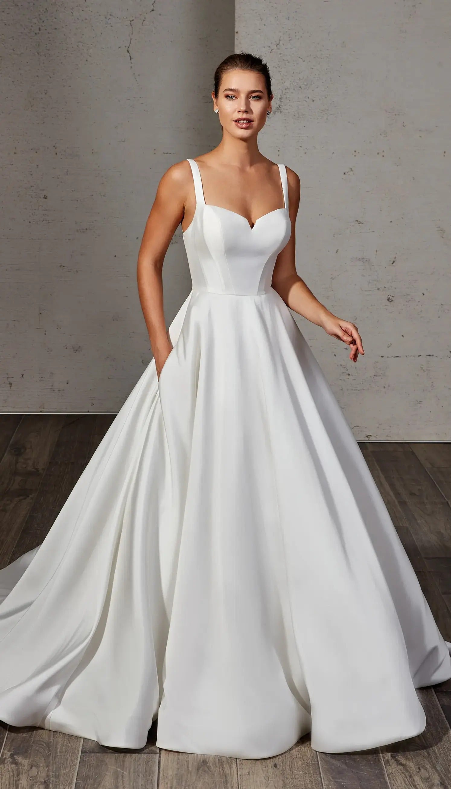 Civil V-Neck Wedding Dresses Square Collar Satin Bridal Gowns A-line Backless Buttons Bride Party Spaghetti Straps