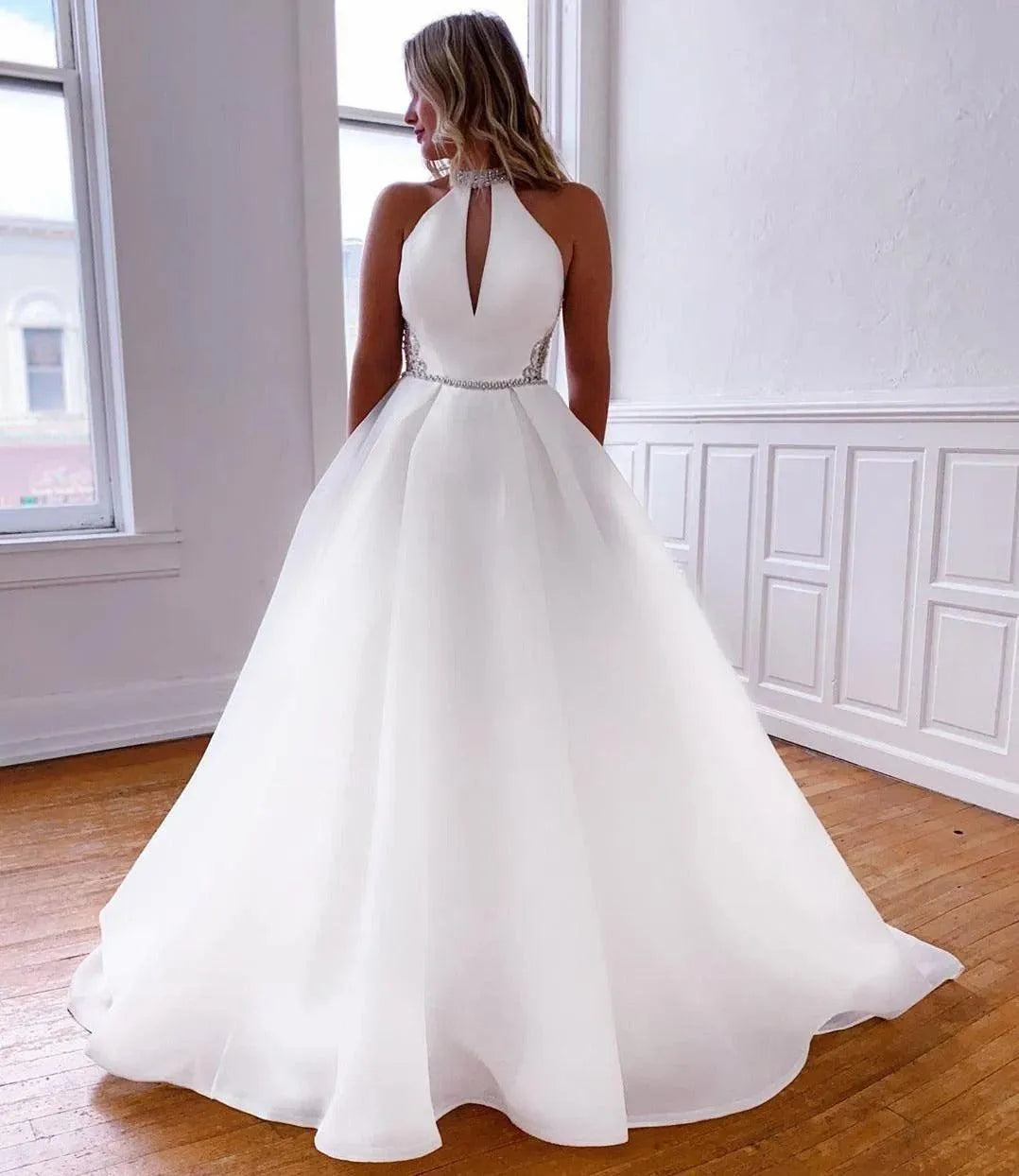Simple A Line Boho Wedding Dresses for Women White Organza High Neck Crystals Bridal Gowns Robe De Mariage with Pockets Boho