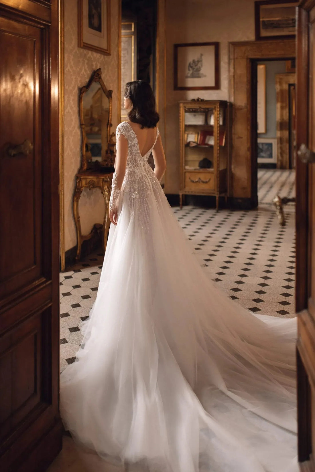 Ethereal A-Line Wedding Gown with Delicate Lace Bodice, 3D Floral Appliqués, and Sparkling Sequins Details for a Dreamy and Romantic Look