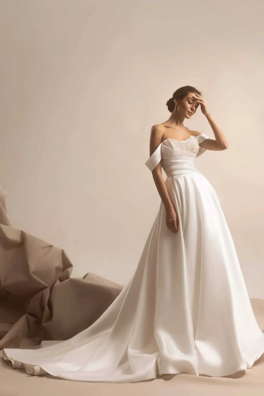 Modern Minimalist Wedding Dress with Sleek Silhouette, Tulle Sequin Sparkle for a Sophisticated Bridal Look