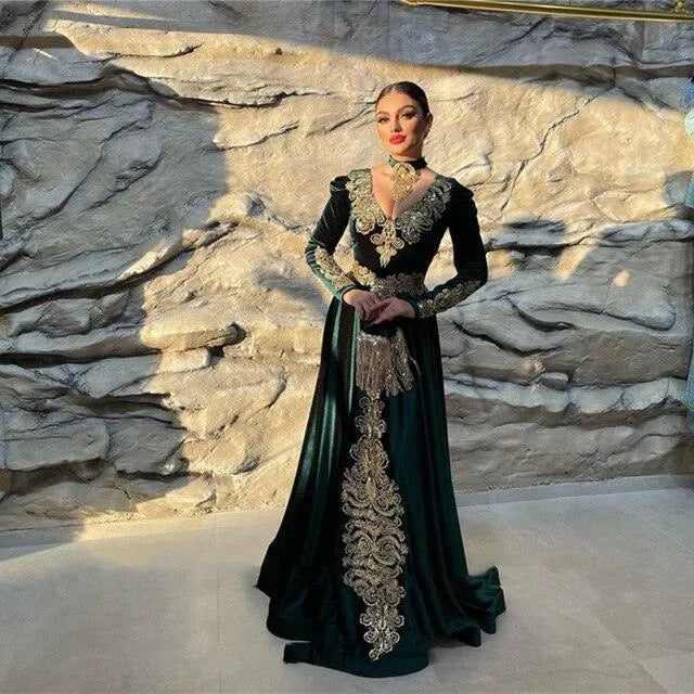 Green Velvet Kaftan Women Evening Dresses Long Sleeves Lace Applique V Neck Women Formal Dress Arabic Party Prom Gown As Picture