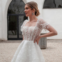 Elegant Short Wedding Dress Women  White Open Back Lace Square Collar Short Puff Sleeve Bridal Gown Tulle Vestidos De Noiva