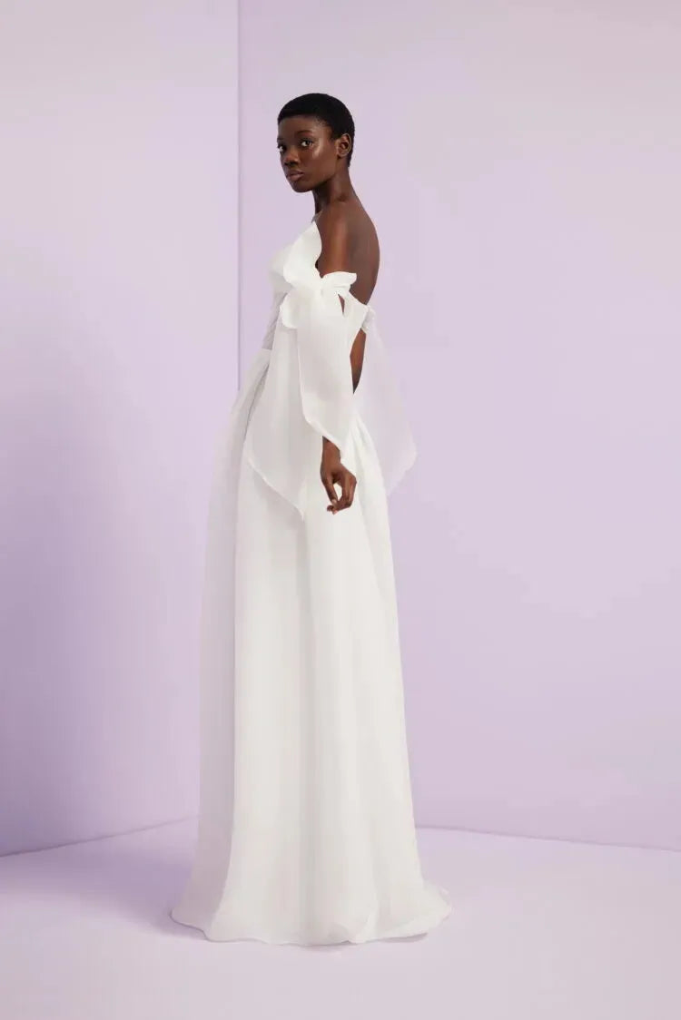 Elegant Wedding Gown with a Flattering Silhouette, Delicate Details, and Timeless Charm for a Breathtaking and Unforgettable Bridal Look