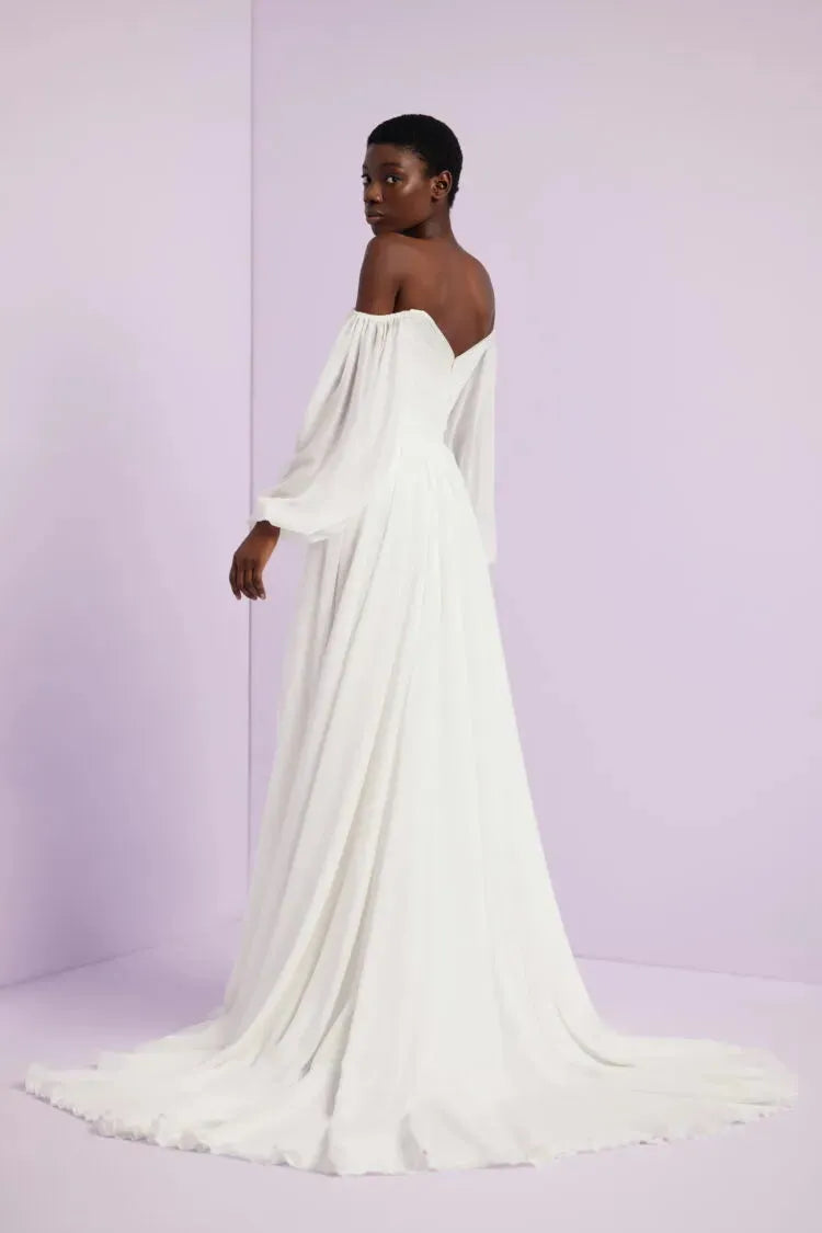 Graceful Wedding Gown with a Flattering Silhouette, Intricate Details, and Timeless Elegance for a Breathtaking and Unforgettable Bridal Look