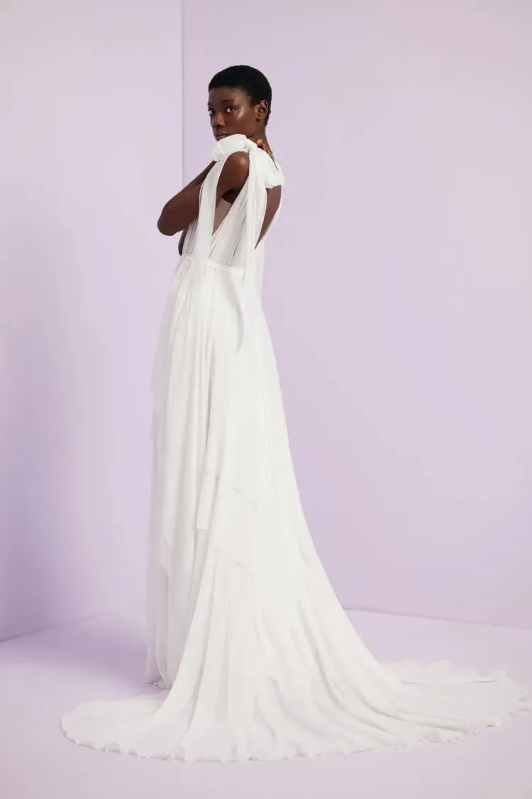 Enchanting Wedding Gown with a Flattering Silhouette, Exquisite Details, and Timeless Elegance for a Romantic and Unforgettable Bridal Look