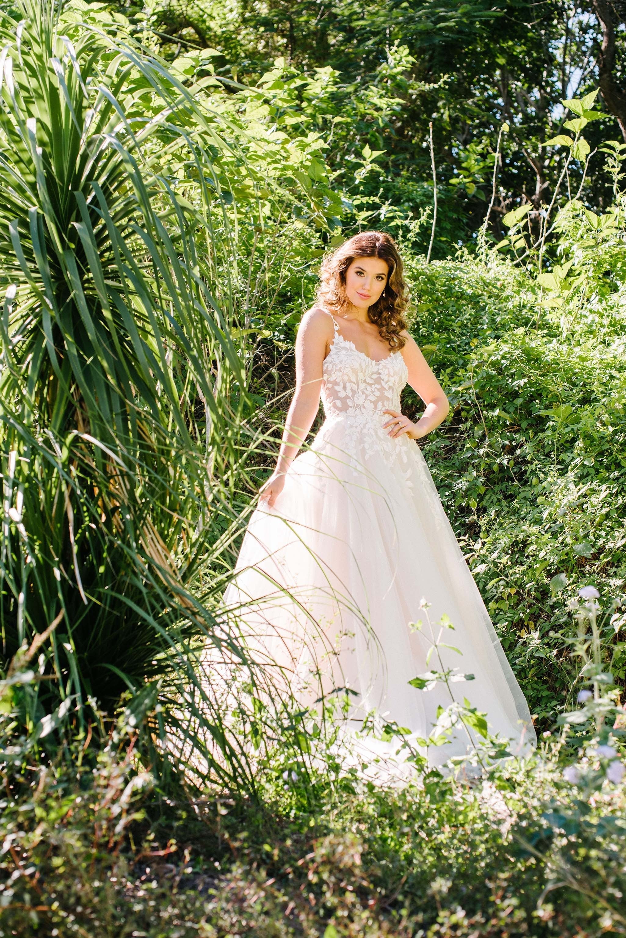 Abito da sposa in pizzo ricamato e con perline Abito in campo raso in campo Vestido de no