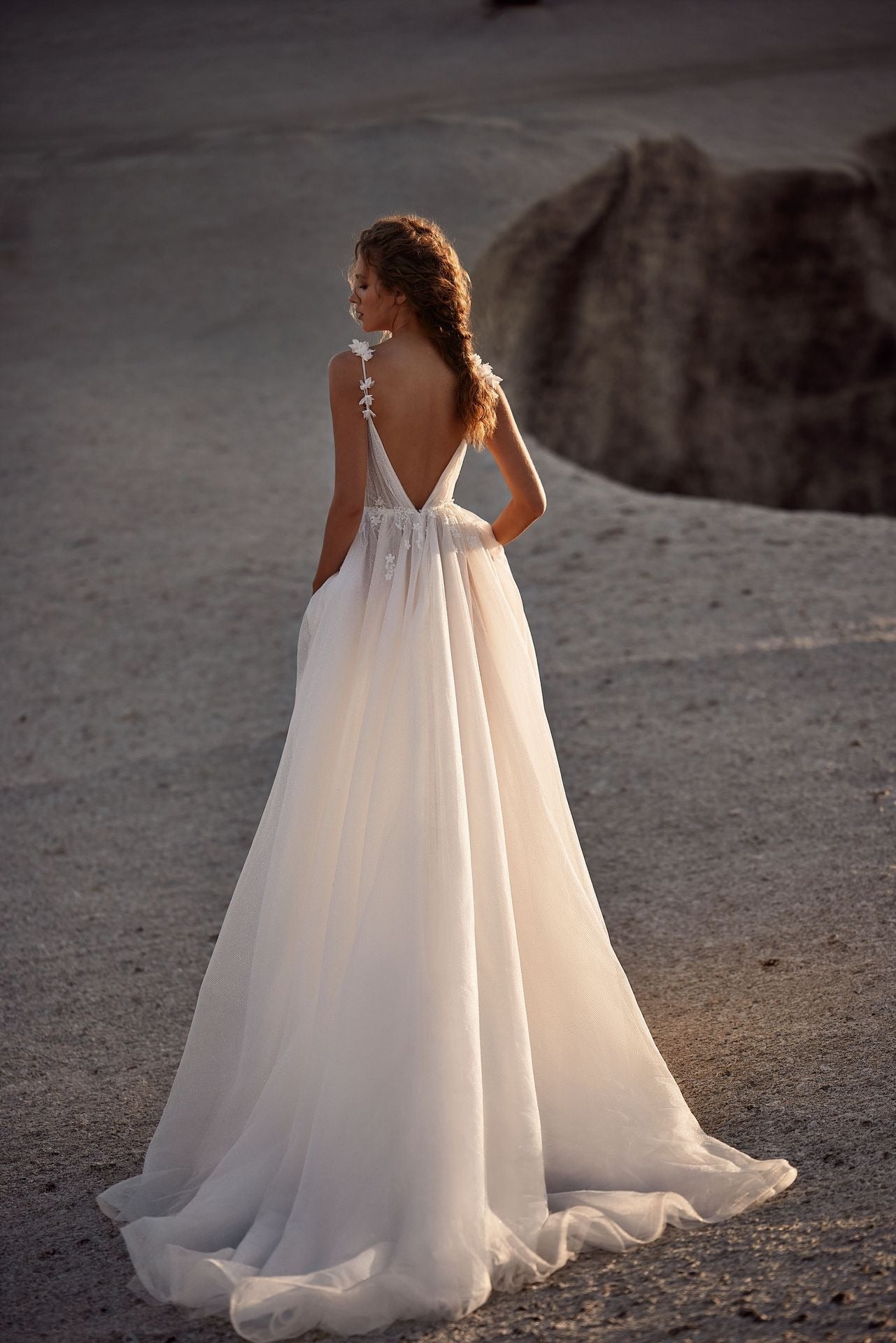 Abito da sposa da sogno su cinghie adornati con fiori volumetrici Vestido de novi Mermaid Bow Abito da sposa Maderni Abito da sposa Principessa Abito da sposa Principessa Abito da sposa