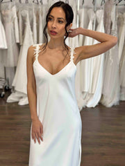 Pavimenti linght con abito da sposa a V-neckline Vestitido de novi raso semplice gonna a filo da treno abito da sposa