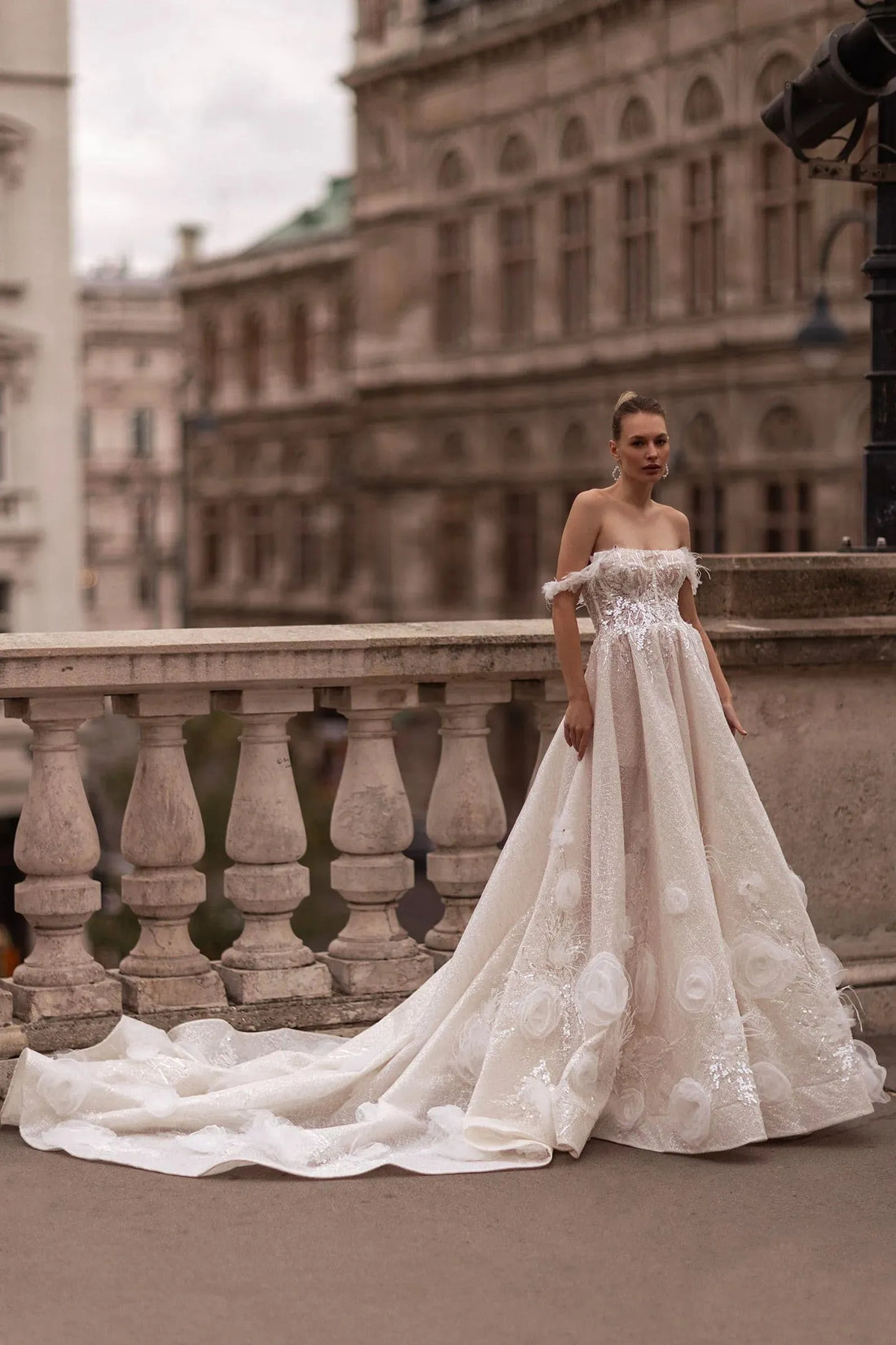 Off Shoulder Wedding Dress Elegant Sweetheart Zipper Ball Gown Lace Appliques Bridal Gown