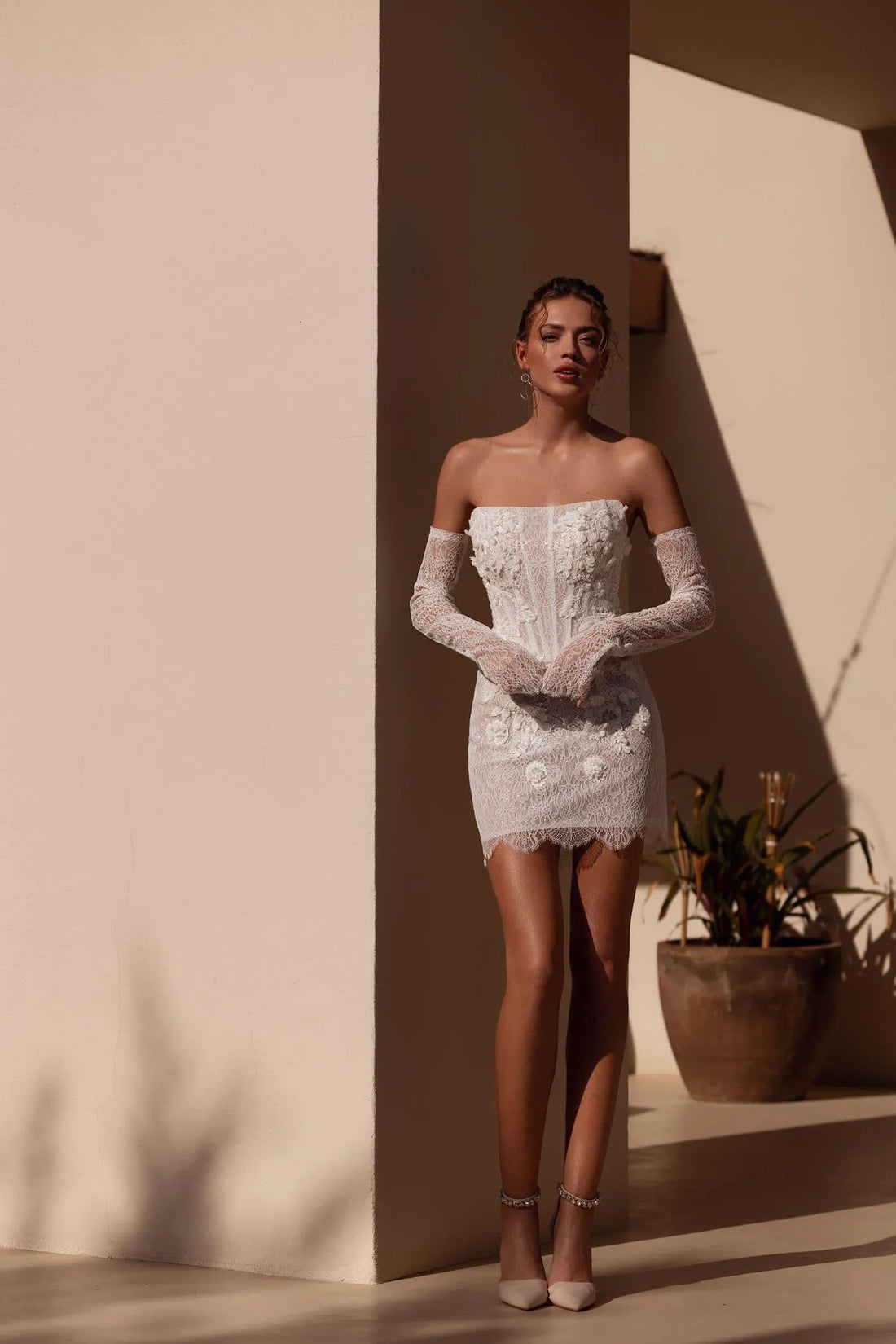 Sexy Sweetheart Full Lace Mini Short Wedding Party Dresses Long Sleeves Luxury Bridal Gowns Robe de mariage Satin