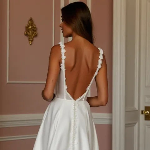 Classic A-Line Wedding Dress with a Timeless and Chic Design