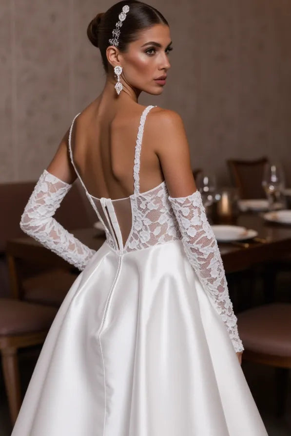 A-Line Wedding Dress with a Halter Neck for a Sophisticated Bridal Look