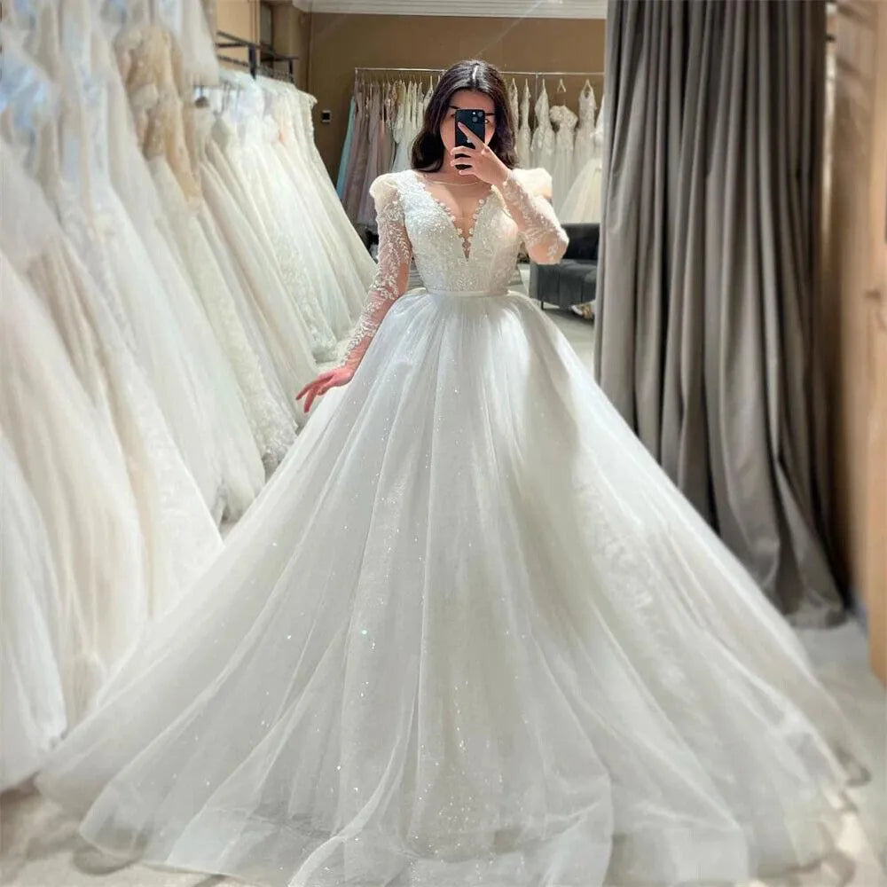 Vintage Glitter Lace Wedding Dresses Cap Sleeves A-Line Shiny Appliques V-Neck Bridal Gowns Princess Sparkly Bride Dress Ivory