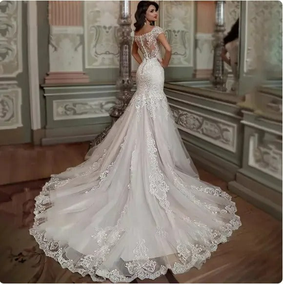 Robe de mariée sirène de luxe à manches courtes appliques en dente