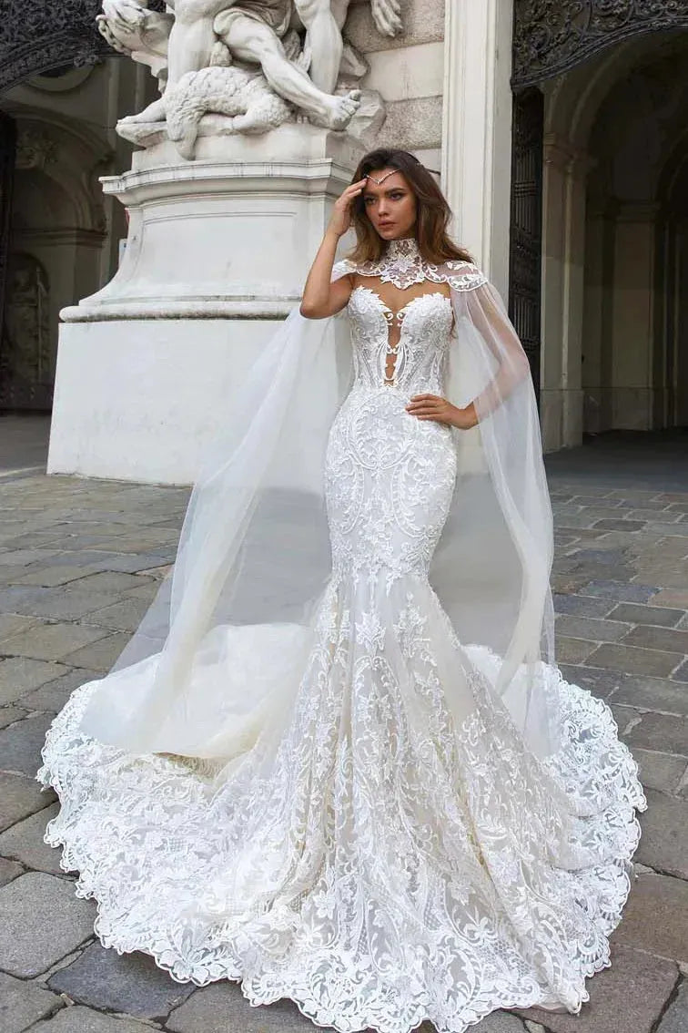 Exquisite Sweetheart Illusion Lace Mermaid Wedding Dresses Luxury Appliques Button Court Train Trumpet Bridal Gown wedding dress champagne