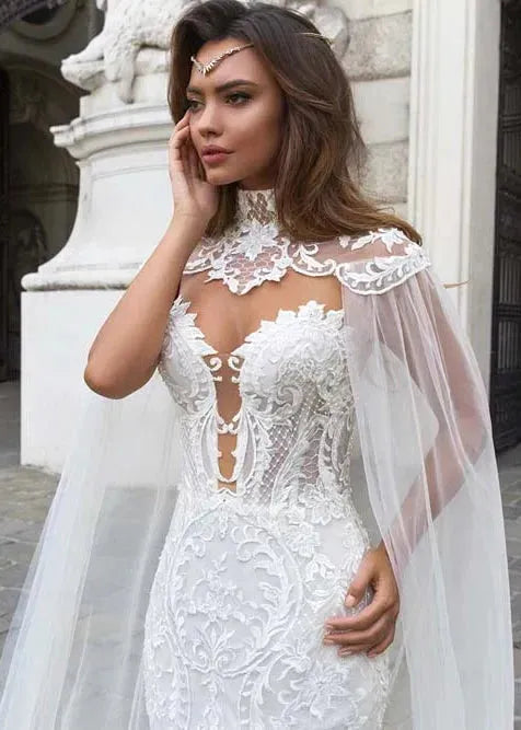 Exquisite Sweetheart Illusion Lace Mermaid Wedding Dresses Luxury Appliques Button Court Train Trumpet Bridal Gown wedding dress champagne