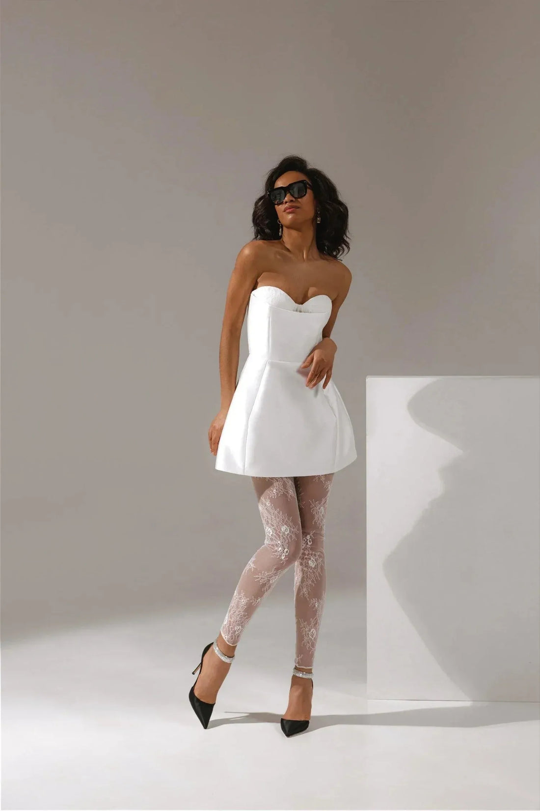 Modern Solid Satin Wedding Dresses Mini A-Line Off Shoulder Bridal Gowns Backless Sleeveless Bride Dress Custom Satin