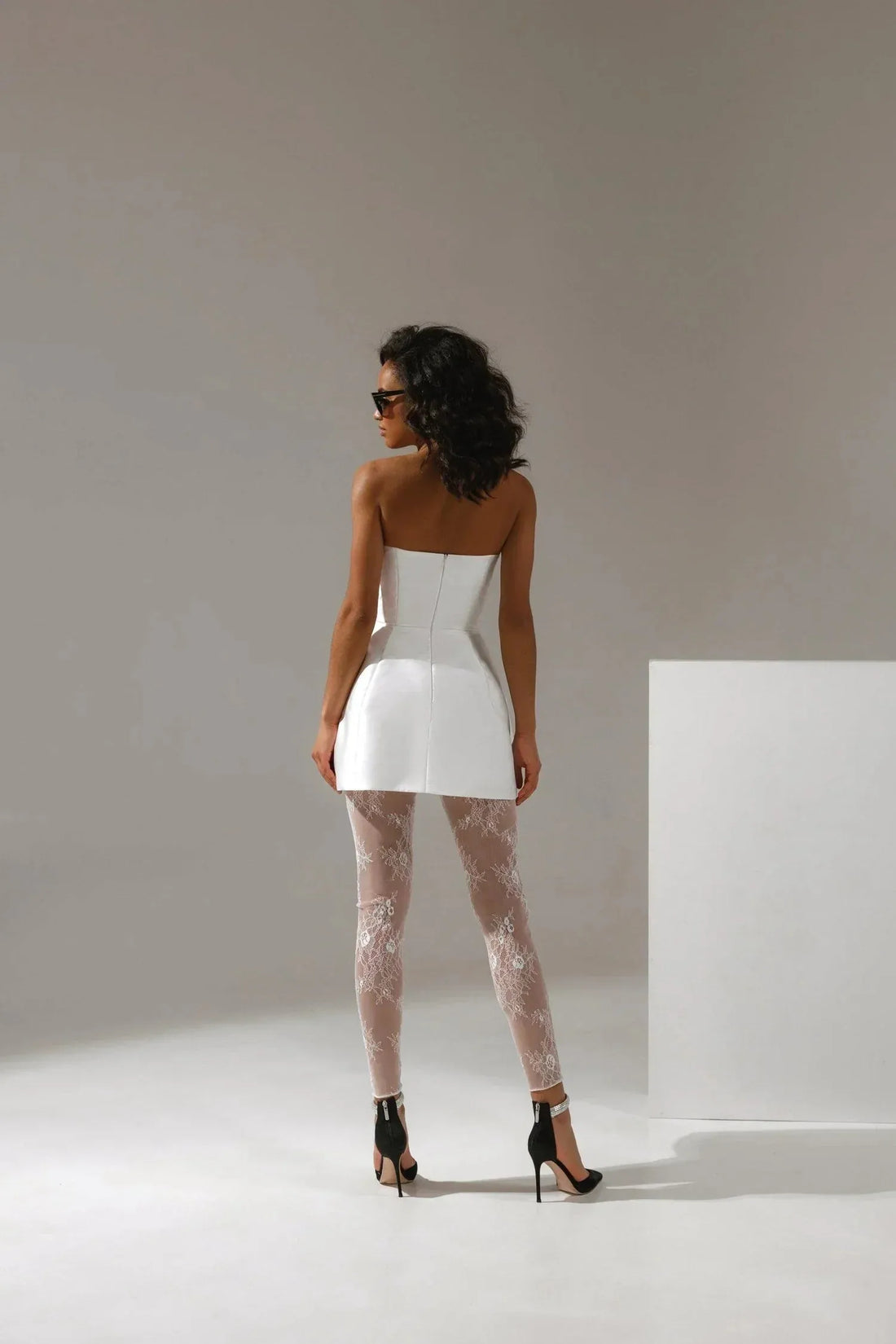 Modern Solid Satin Wedding Dresses Mini A-Line Off Shoulder Bridal Gowns Backless Sleeveless Bride Dress Custom Satin